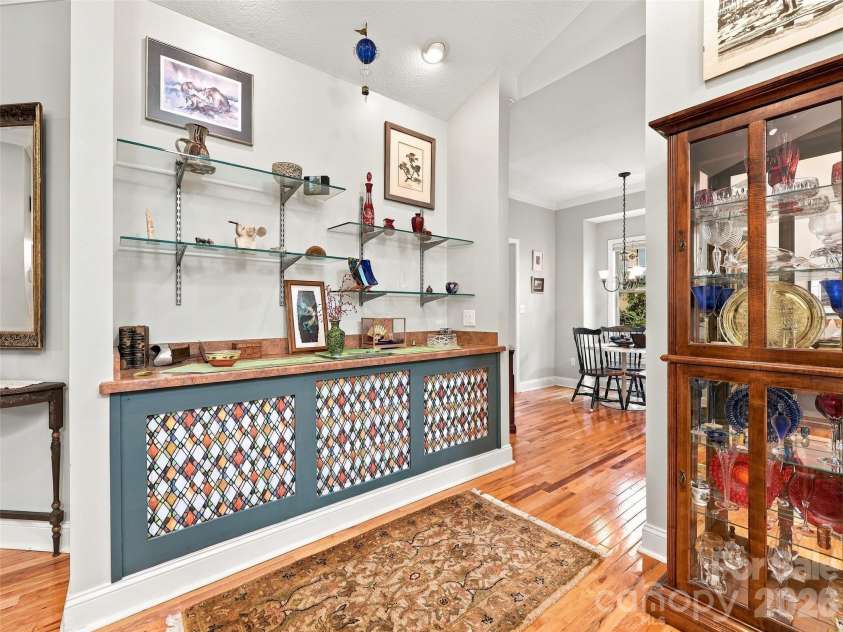 220 Waterside Drive, Hendersonville, NC 28791.  MLS# CAR4430320, YatesRealty ID 56028. 