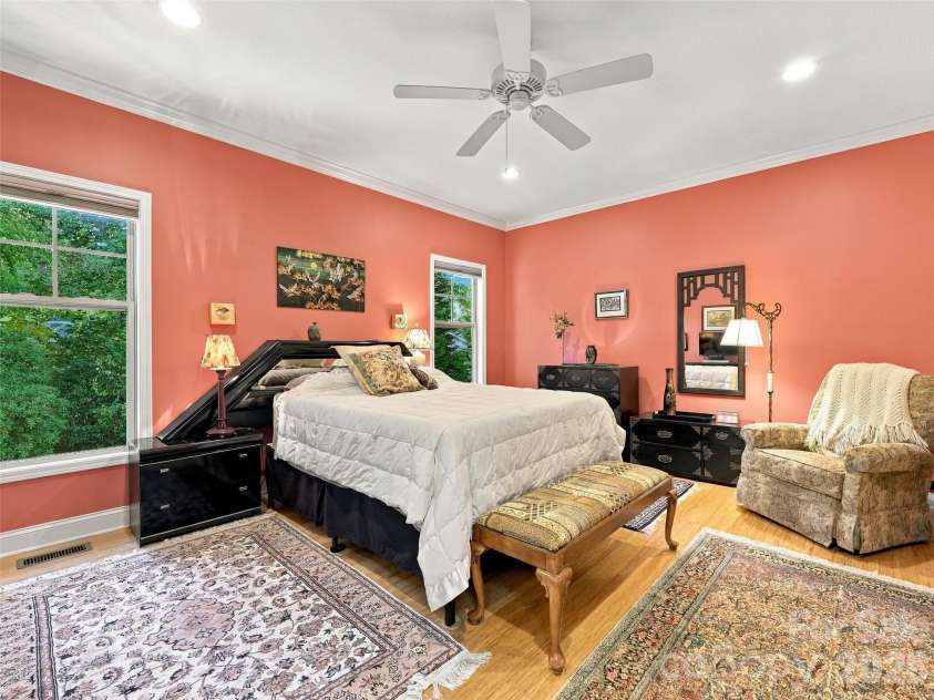 220 Waterside Drive, Hendersonville, NC 28791.  MLS# CAR4430320, YatesRealty ID 56028. 