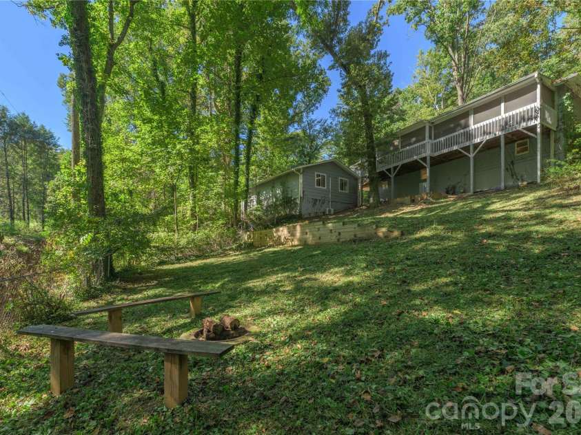 19 Springwood Drive, Asheville, NC 28805.  MLS# CAR4430580, YatesRealty ID 56029. 