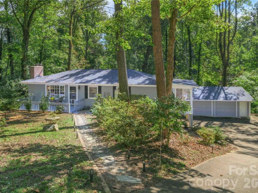 19 Springwood Drive, Asheville, NC 28805.  MLS# CAR4430580, YatesRealty ID 56029. 