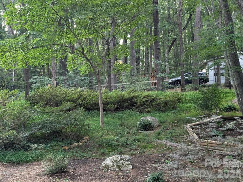 19 Springwood Drive, Asheville, NC 28805.  MLS# CAR4430580, YatesRealty ID 56029. 