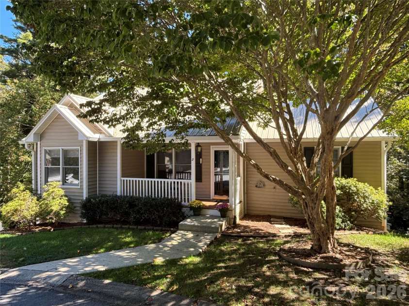 2 Maybury Place, Arden, NC 28704.  MLS# CAR4430417, YatesRealty ID 56031. 