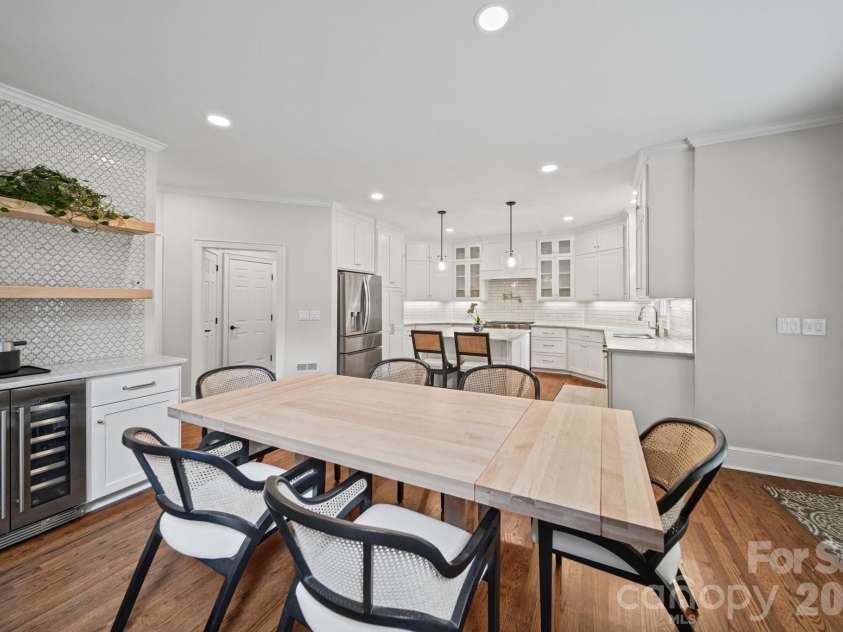 15025 Jockeys Ridge Drive, Charlotte, NC 28277.  MLS# CAR4429098, YatesRealty ID 56032. Breakfast Area