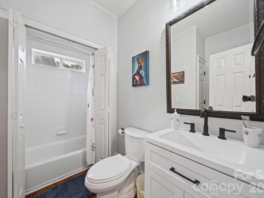 15025 Jockeys Ridge Drive, Charlotte, NC 28277.  MLS# CAR4429098, YatesRealty ID 56032. Full Bath on Main Level
