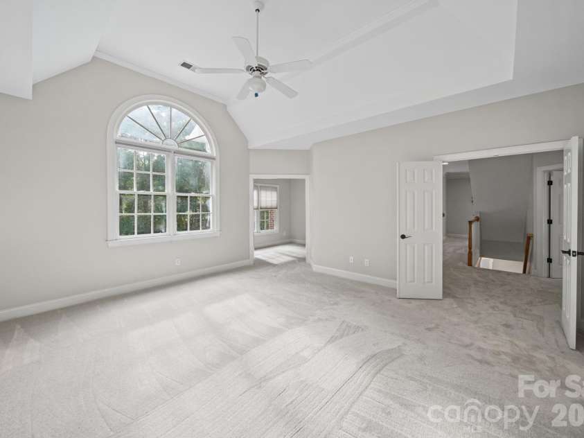 15025 Jockeys Ridge Drive, Charlotte, NC 28277.  MLS# CAR4429098, YatesRealty ID 56032. Primary Bedroom