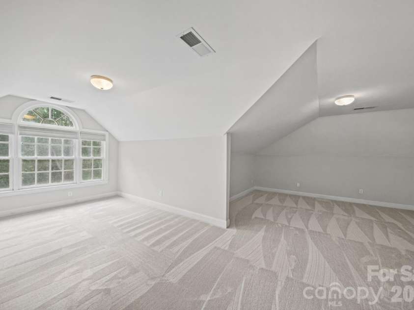 15025 Jockeys Ridge Drive, Charlotte, NC 28277.  MLS# CAR4429098, YatesRealty ID 56032. Third Floor Bonus Room