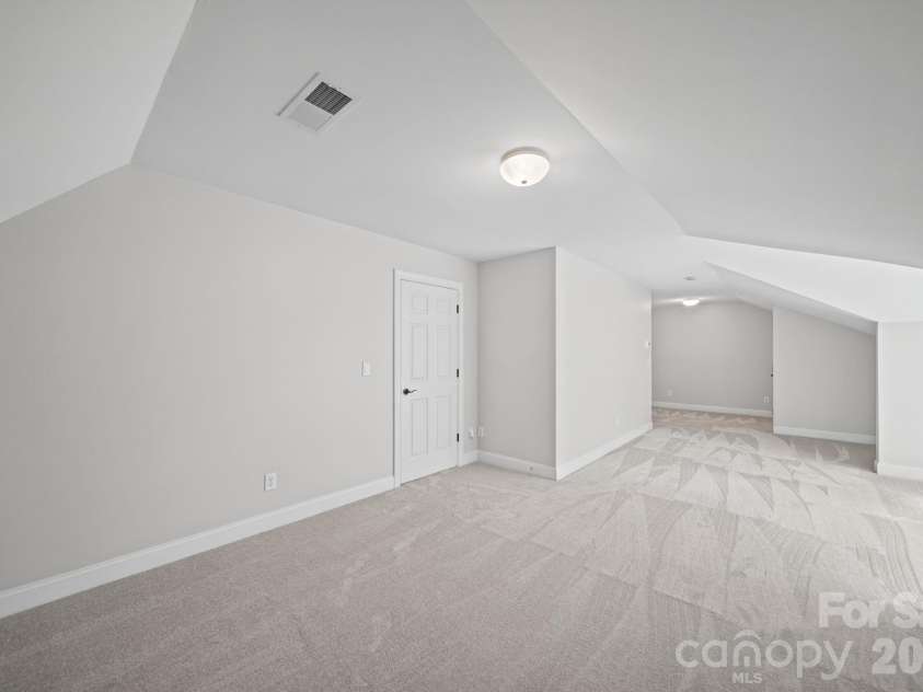 15025 Jockeys Ridge Drive, Charlotte, NC 28277.  MLS# CAR4429098, YatesRealty ID 56032. Third Floor Bonus Room