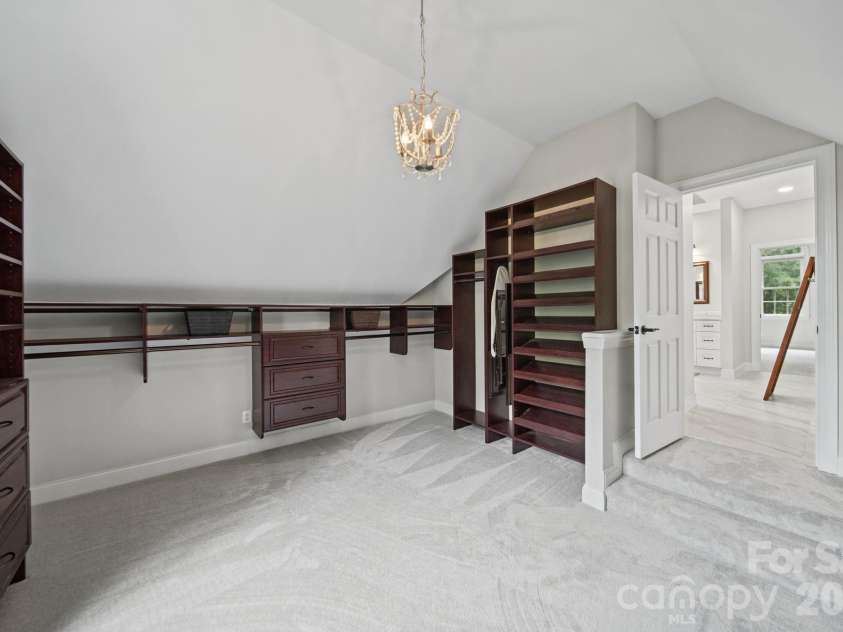 15025 Jockeys Ridge Drive, Charlotte, NC 28277.  MLS# CAR4429098, YatesRealty ID 56032. Walk-in Primary Closet