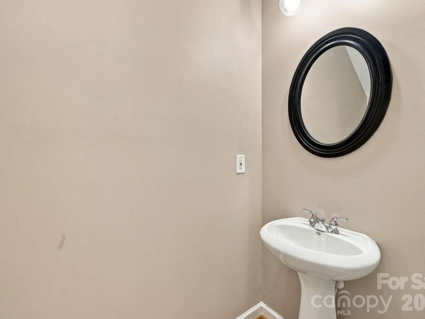 17625 Harbor Walk Drive, Cornelius, NC 28031.  MLS# CAR4430136, YatesRealty ID 56037. 