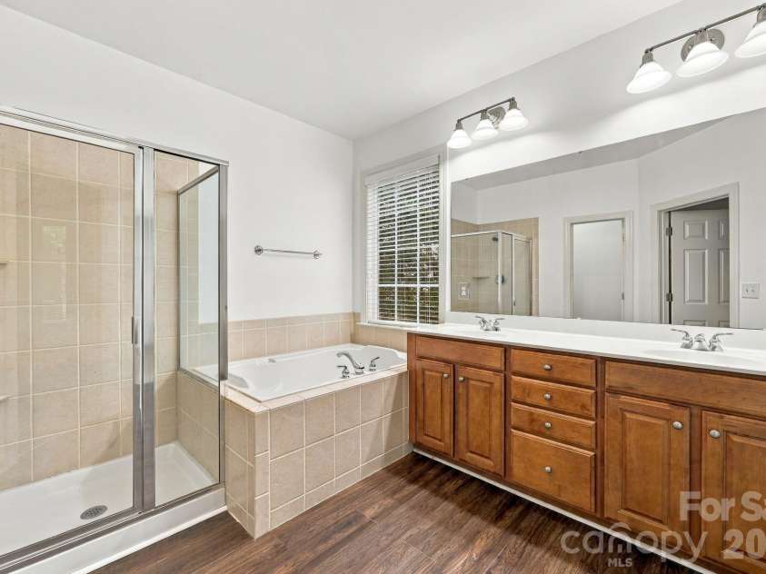 17625 Harbor Walk Drive, Cornelius, NC 28031.  MLS# CAR4430136, YatesRealty ID 56037. 