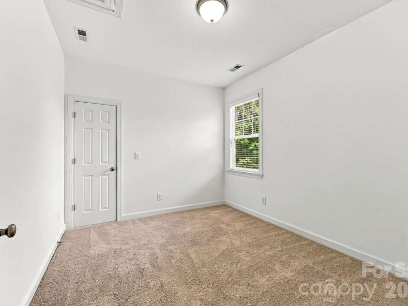 17625 Harbor Walk Drive, Cornelius, NC 28031.  MLS# CAR4430136, YatesRealty ID 56037. 