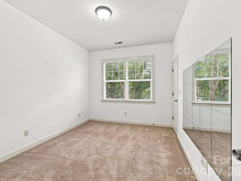 17625 Harbor Walk Drive, Cornelius, NC 28031.  MLS# CAR4430136, YatesRealty ID 56037. 