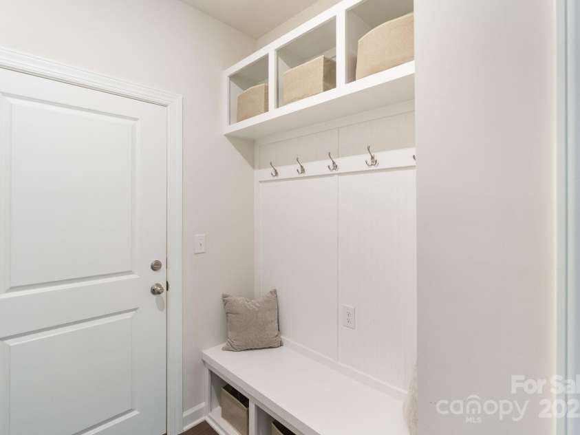 12425 Larue Lane, Huntersville, NC 28078.  MLS# CAR4231476, YatesRealty ID 5604. Drop zone off of attached 2 car garage