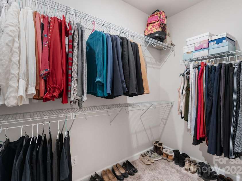 12425 Larue Lane, Huntersville, NC 28078.  MLS# CAR4231476, YatesRealty ID 5604. Expansive walk-in closet