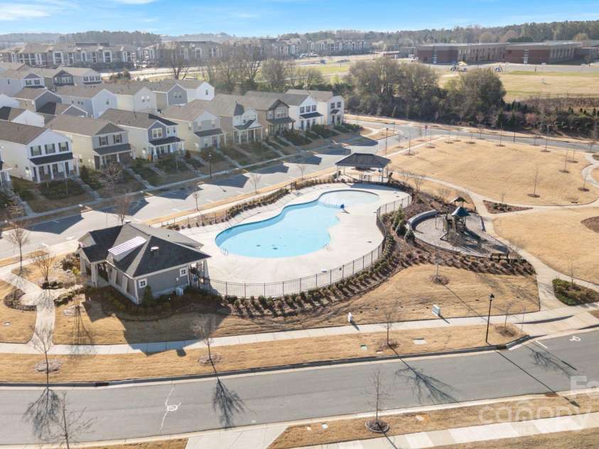 12425 Larue Lane, Huntersville, NC 28078.  MLS# CAR4231476, YatesRealty ID 5604. The community has so much to offer - Walking trails, parks, community pool