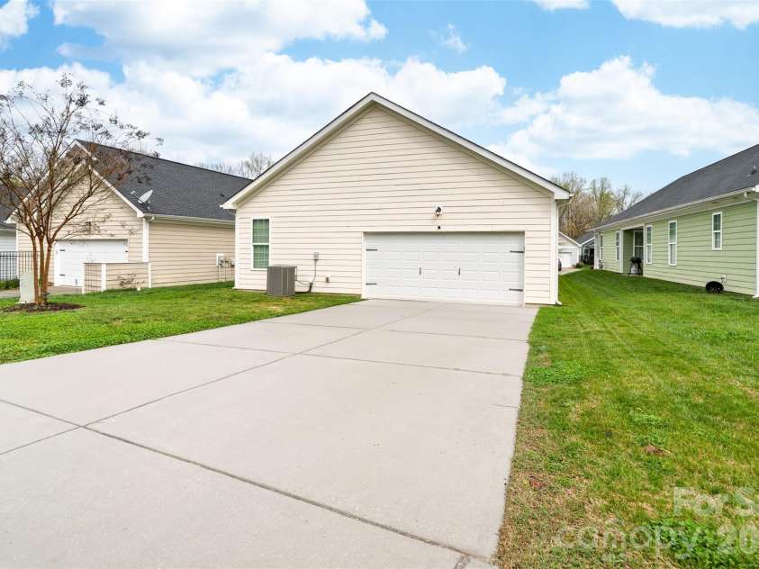 1324 Assembly Street, Belmont, NC 28012.  MLS# CAR4342801, YatesRealty ID 5604. 