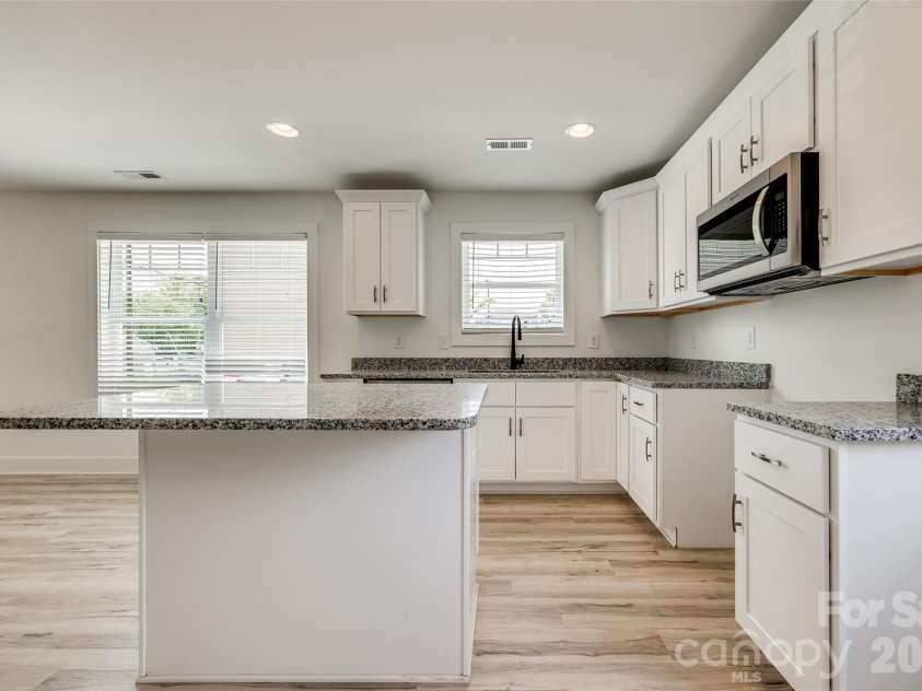 2336 West Boulevard, Charlotte, NC 28208.  MLS# CAR4433409, YatesRealty ID 56044. 