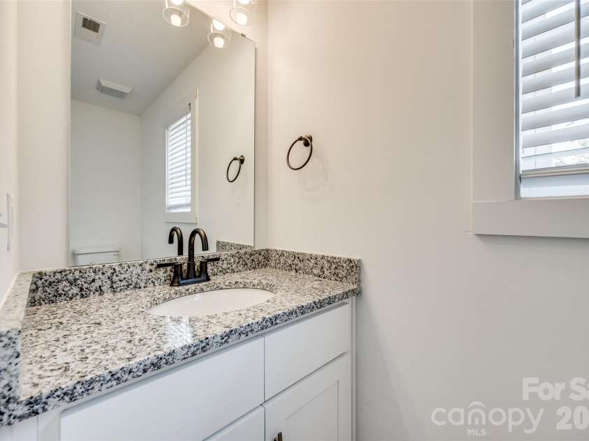 2336 West Boulevard, Charlotte, NC 28208.  MLS# CAR4433409, YatesRealty ID 56044. 