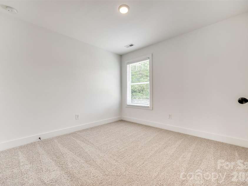2336 West Boulevard, Charlotte, NC 28208.  MLS# CAR4433409, YatesRealty ID 56044. 