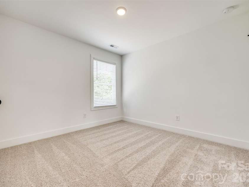 2336 West Boulevard, Charlotte, NC 28208.  MLS# CAR4433409, YatesRealty ID 56044. 