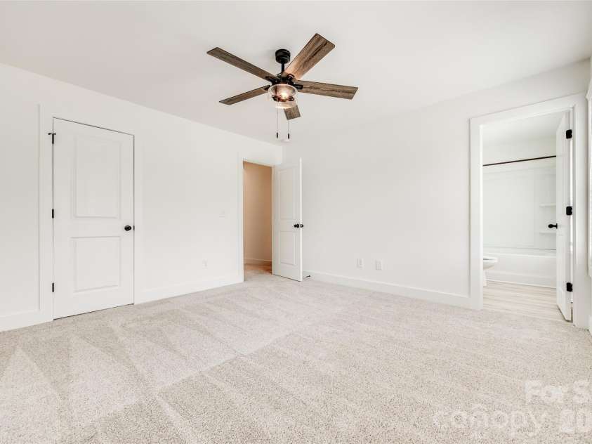 2336 West Boulevard, Charlotte, NC 28208.  MLS# CAR4433409, YatesRealty ID 56044. 