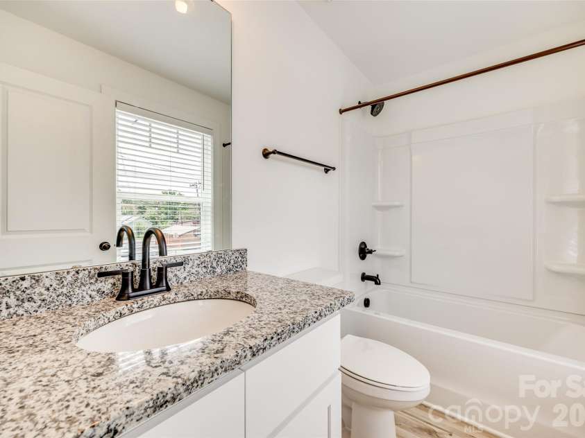 2336 West Boulevard, Charlotte, NC 28208.  MLS# CAR4433409, YatesRealty ID 56044. 