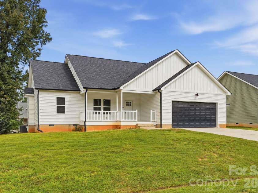 7659 Sarah Drive, Denver, NC 28037.  MLS# CAR4433456, YatesRealty ID 56046. 