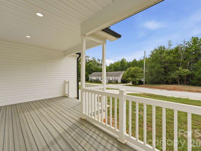 7659 Sarah Drive, Denver, NC 28037.  MLS# CAR4433456, YatesRealty ID 56046. 