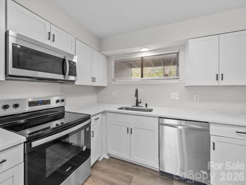11222 Carmel Chace Drive, Charlotte, NC 28226.  MLS# CAR4424179, YatesRealty ID 56048. 