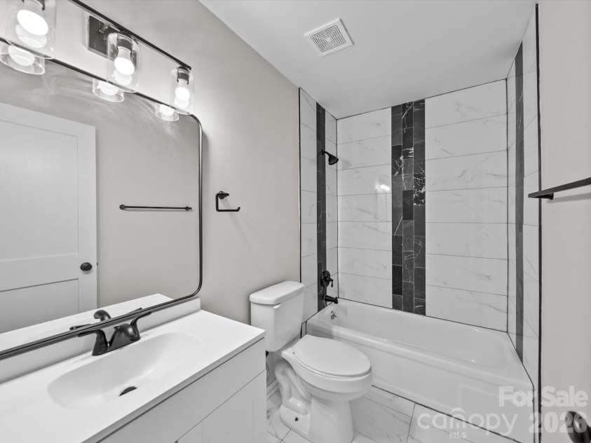 11222 Carmel Chace Drive, Charlotte, NC 28226.  MLS# CAR4424179, YatesRealty ID 56048. 