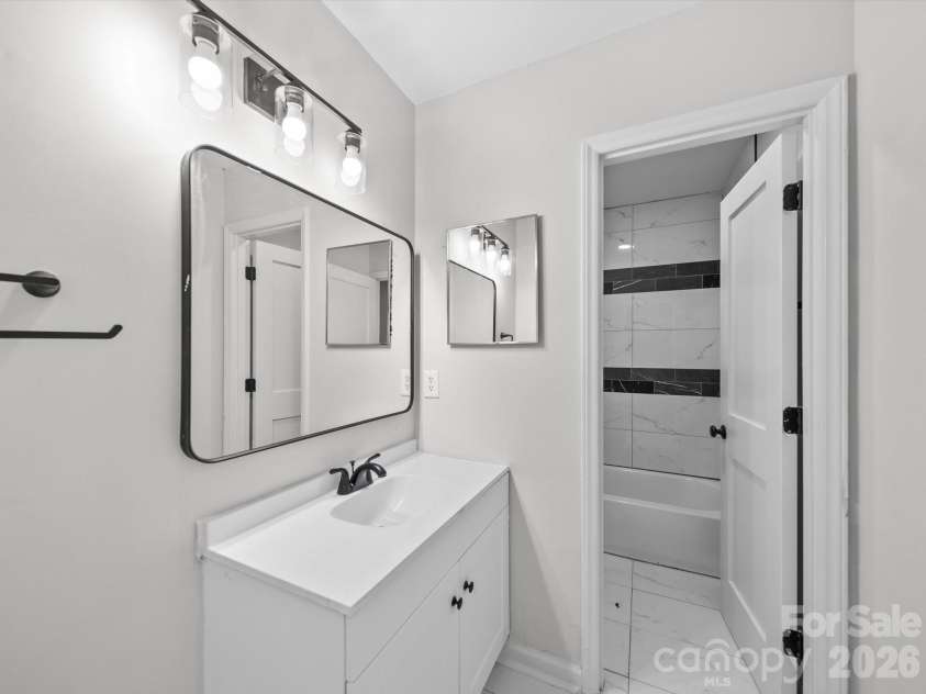 11222 Carmel Chace Drive, Charlotte, NC 28226.  MLS# CAR4424179, YatesRealty ID 56048. 