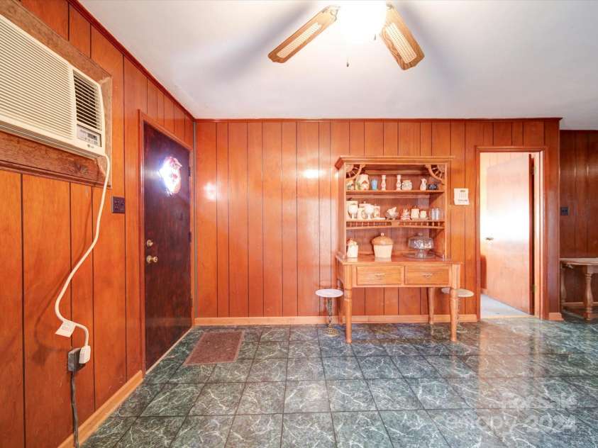 1869 Emma Circle, Lancaster, SC 29720.  MLS# CAR4199140, YatesRealty ID 5605. 