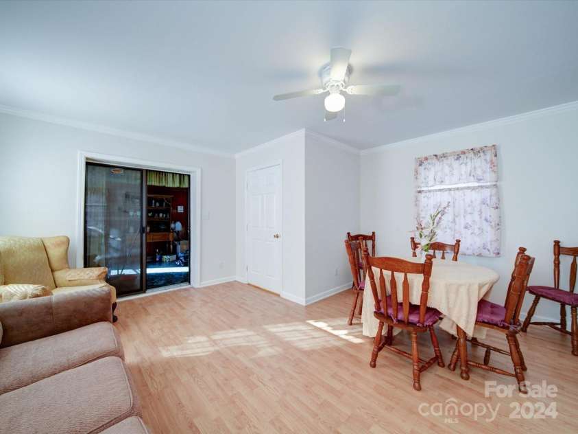 1869 Emma Circle, Lancaster, SC 29720.  MLS# CAR4199140, YatesRealty ID 5605. 