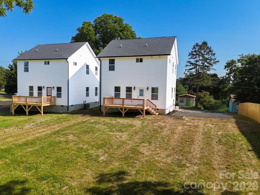 428 Hazel Mill Road, Asheville, NC 28806.  MLS# CAR4341006, YatesRealty ID 5605. 