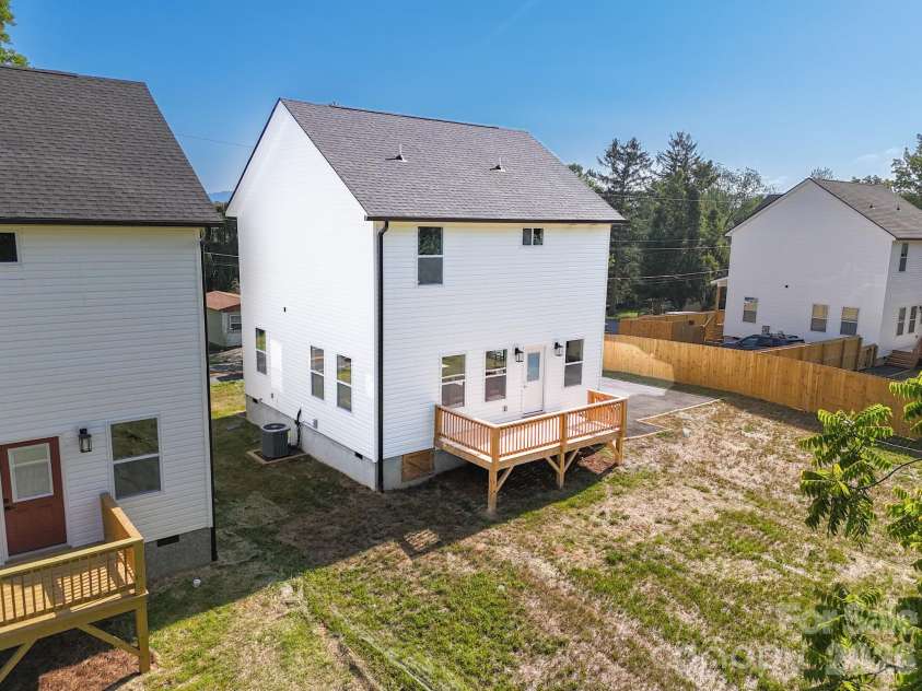 428 Hazel Mill Road, Asheville, NC 28806.  MLS# CAR4341006, YatesRealty ID 5605. 