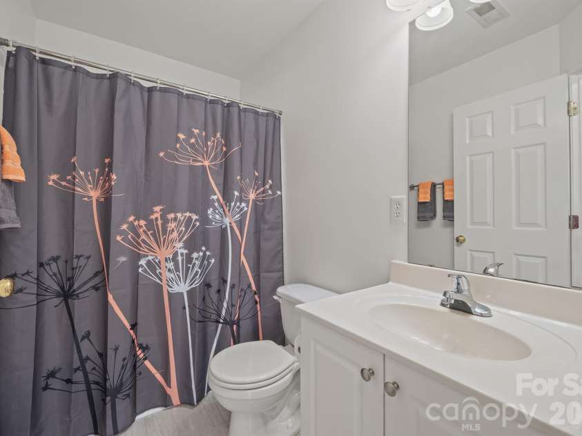 4144 Kenton Glenn Court, Concord, NC 28027.  MLS# CAR4433428, YatesRealty ID 56051. Hall bath
