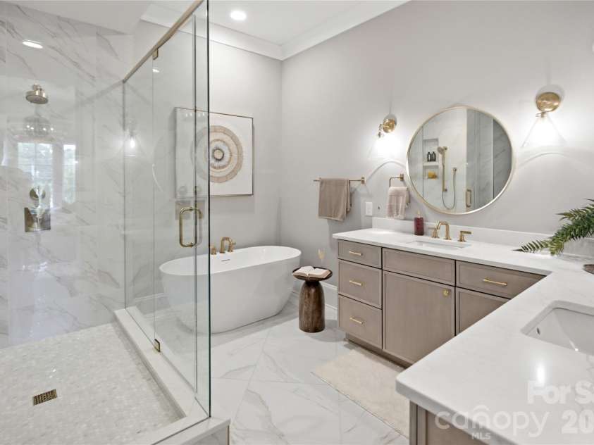 1636 Ferncliff Road, Charlotte, NC 28211.  MLS# CAR4433465, YatesRealty ID 56055. 