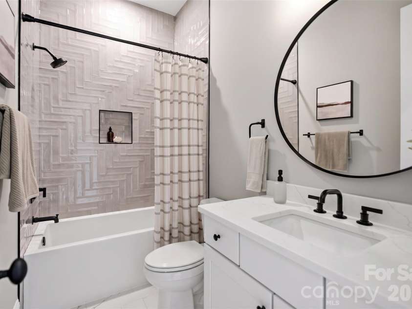 1636 Ferncliff Road, Charlotte, NC 28211.  MLS# CAR4433465, YatesRealty ID 56055. 