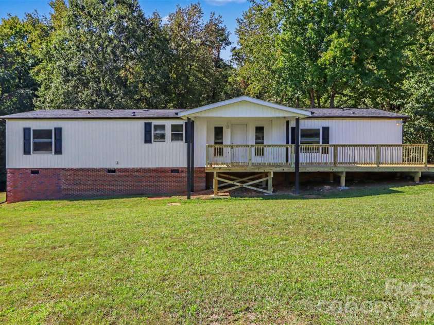 3560 New Potato Drive, Kannapolis, NC 28083.  MLS# CAR4431735, YatesRealty ID 56056. Front Exterior
