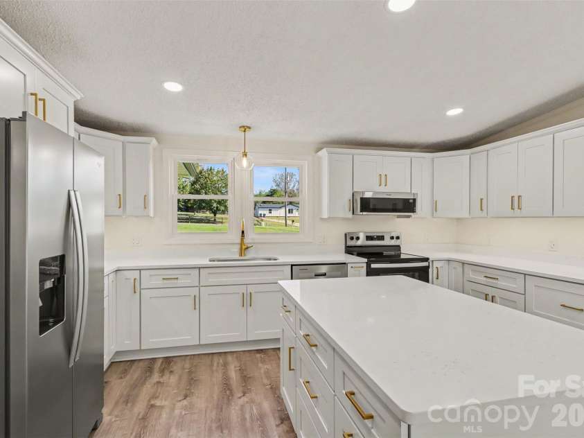 3560 New Potato Drive, Kannapolis, NC 28083.  MLS# CAR4431735, YatesRealty ID 56056. Kitchen