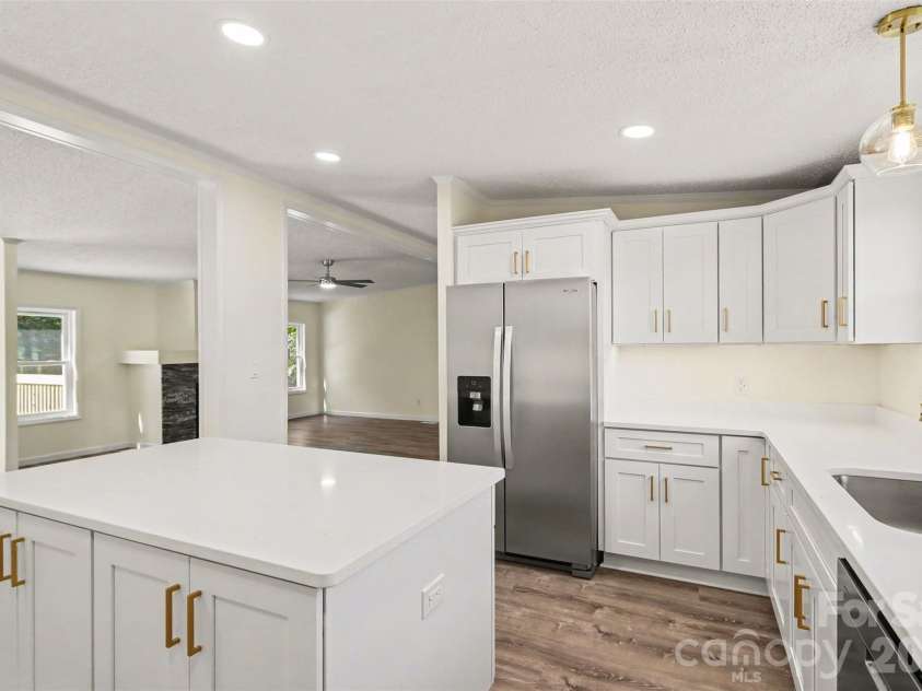 3560 New Potato Drive, Kannapolis, NC 28083.  MLS# CAR4431735, YatesRealty ID 56056. Kitchen