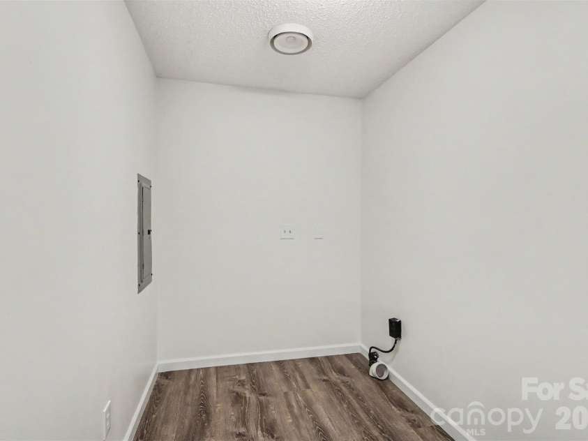 3560 New Potato Drive, Kannapolis, NC 28083.  MLS# CAR4431735, YatesRealty ID 56056. Laundry