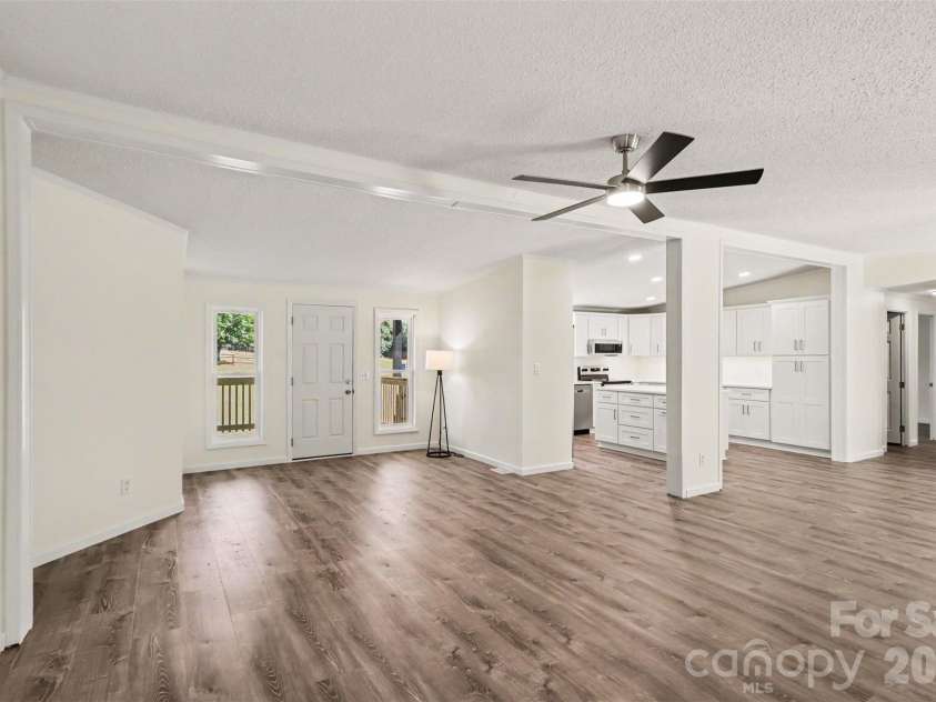 3560 New Potato Drive, Kannapolis, NC 28083.  MLS# CAR4431735, YatesRealty ID 56056. Living room
