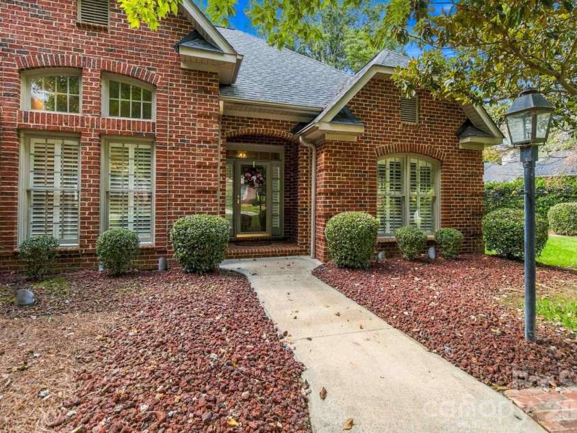 1106 Westlake Drive, Kannapolis, NC 28081.  MLS# CAR4433032, YatesRealty ID 56057. 