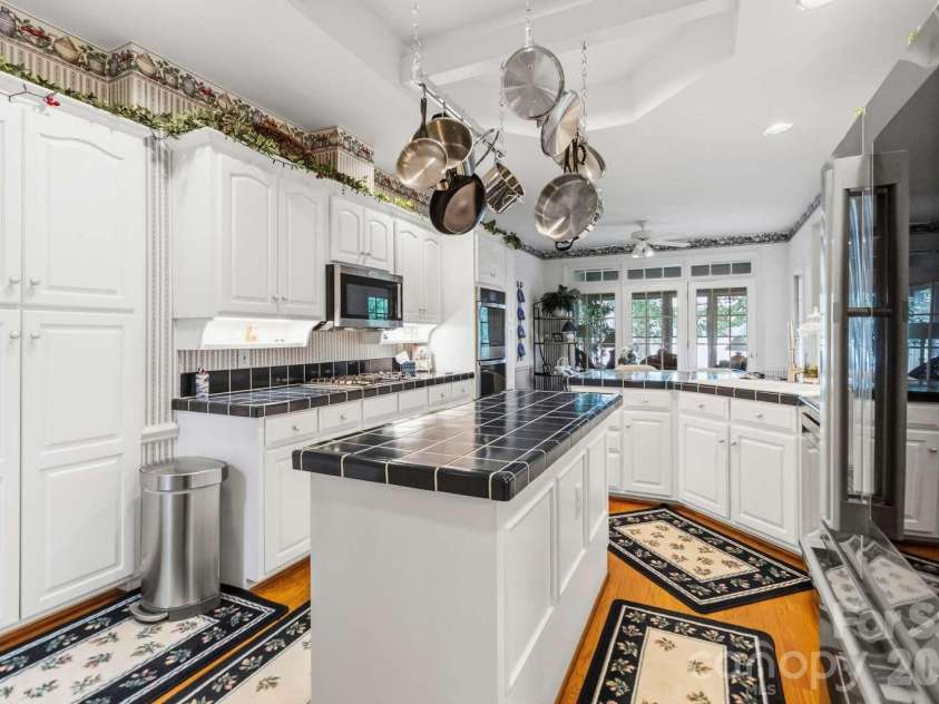 1106 Westlake Drive, Kannapolis, NC 28081.  MLS# CAR4433032, YatesRealty ID 56057. 