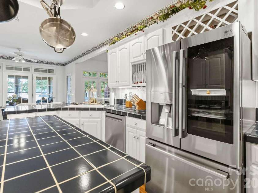 1106 Westlake Drive, Kannapolis, NC 28081.  MLS# CAR4433032, YatesRealty ID 56057. 