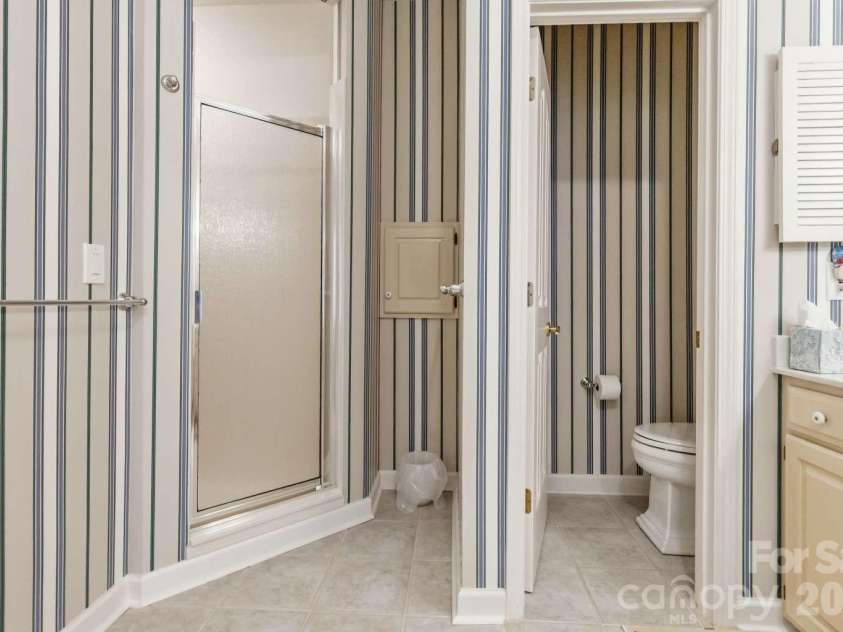 1106 Westlake Drive, Kannapolis, NC 28081.  MLS# CAR4433032, YatesRealty ID 56057. 