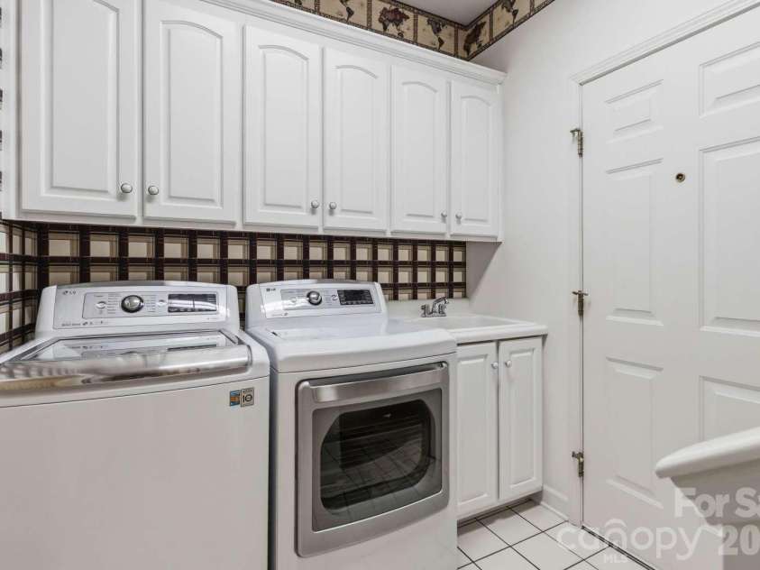 1106 Westlake Drive, Kannapolis, NC 28081.  MLS# CAR4433032, YatesRealty ID 56057. 