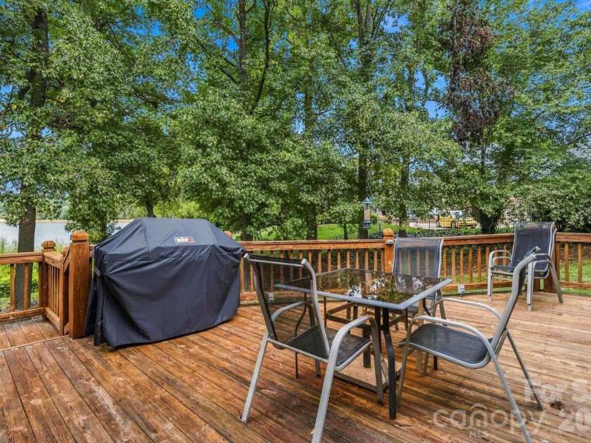 1106 Westlake Drive, Kannapolis, NC 28081.  MLS# CAR4433032, YatesRealty ID 56057. 