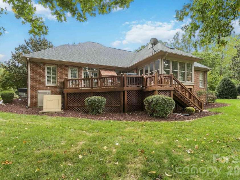 1106 Westlake Drive, Kannapolis, NC 28081.  MLS# CAR4433032, YatesRealty ID 56057. 